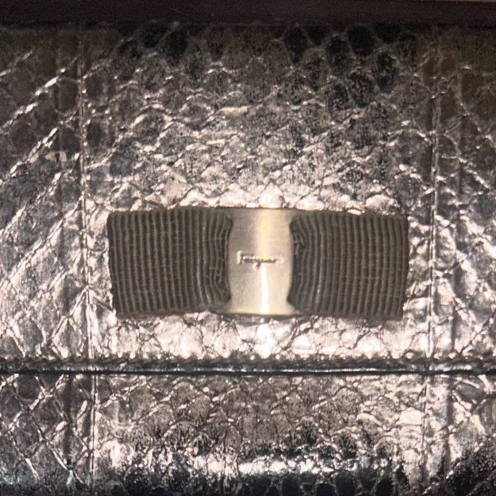 Vintage Salvatore Ferragamo Metallic Snakeskin Vara Bow Continental Wallet
